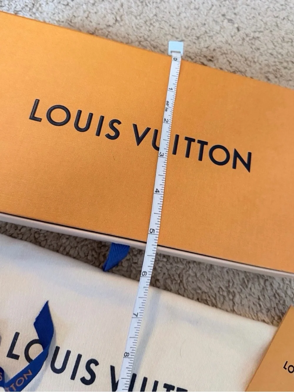 LOUIS VUITTON